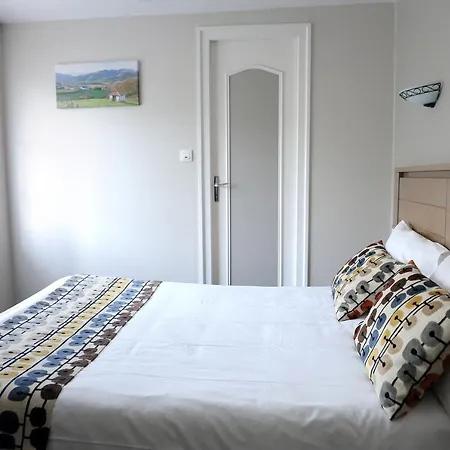 玛尼可热尼雅旅馆 2*