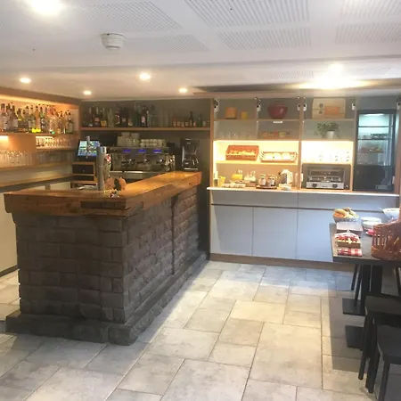 酒店 玛尼可热尼雅旅馆