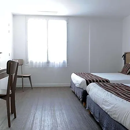Manexenea Hotel 2*