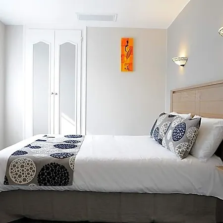 Manexenea Hotel 2*