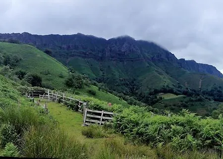 玛尼可热尼雅旅馆 圣艾蒂安德拜戈里