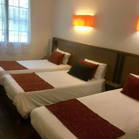 玛尼可热尼雅旅馆 2*